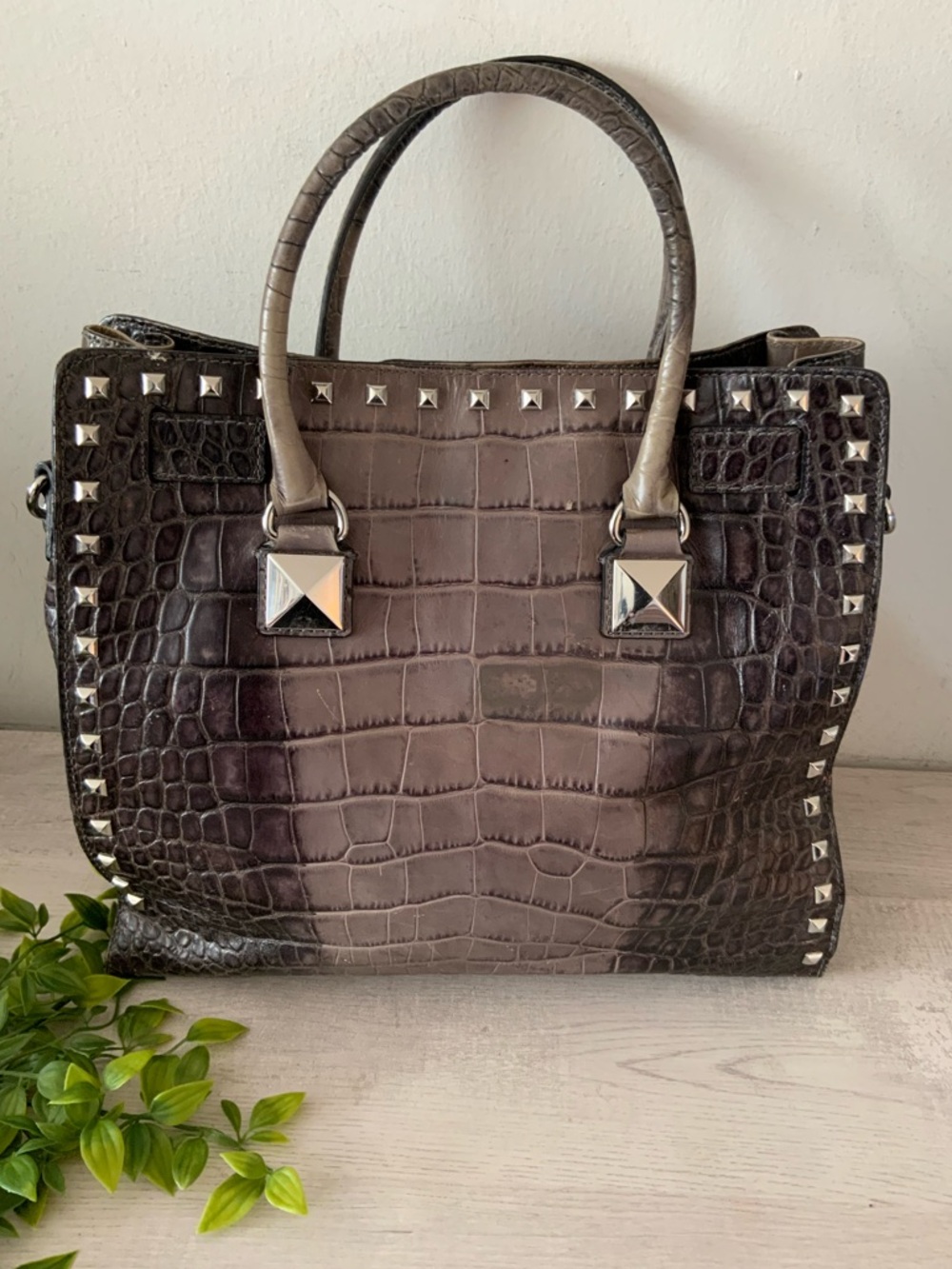 MICHAEL KORS HAMILTON GREY OMBRÉ  CROC EMBOSSED STUDDED SATCHEL SHOULDER BAG - Picture 7 of 11